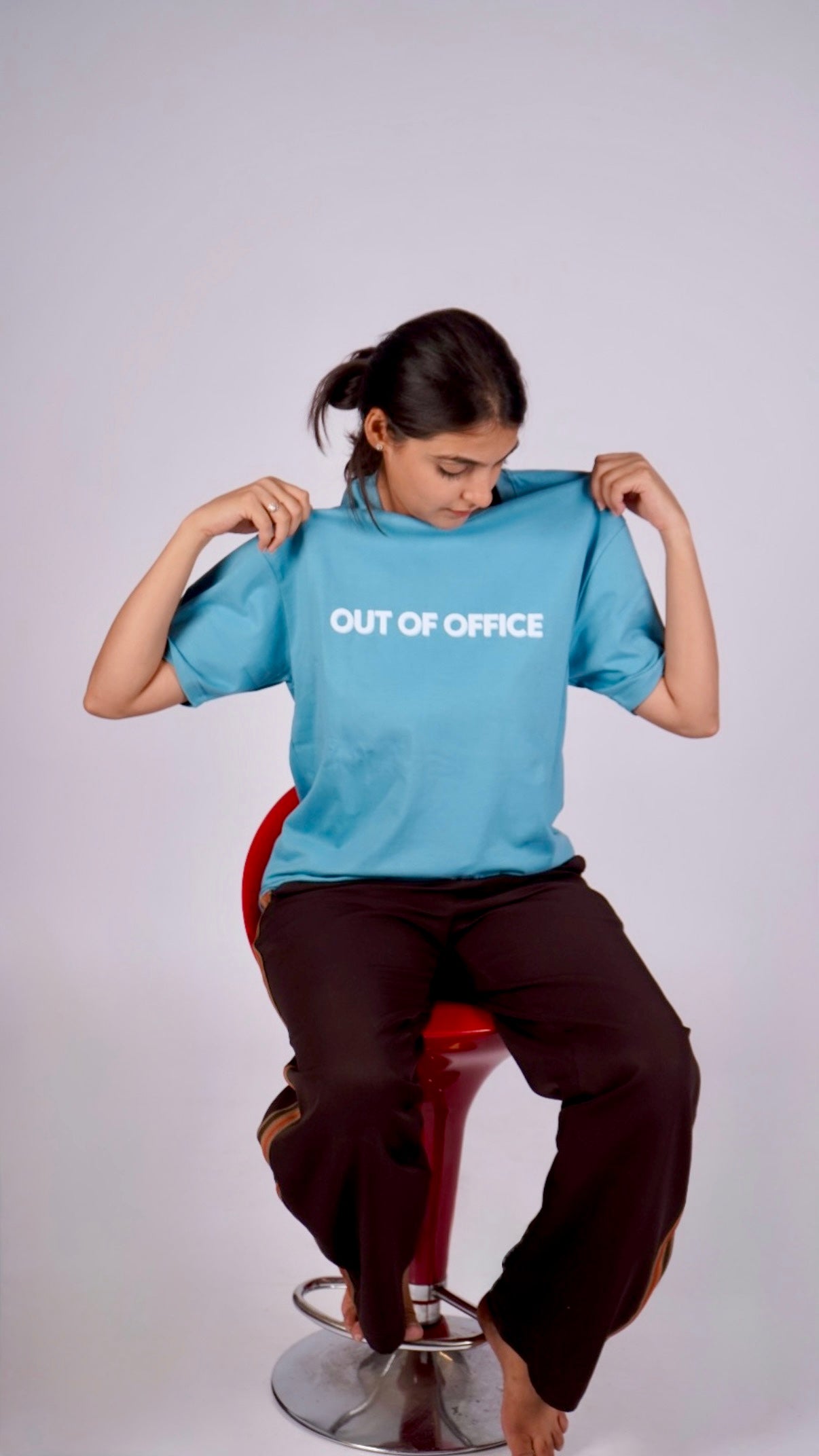 OUT OF OFFICE - Oversized Fit T-shirt