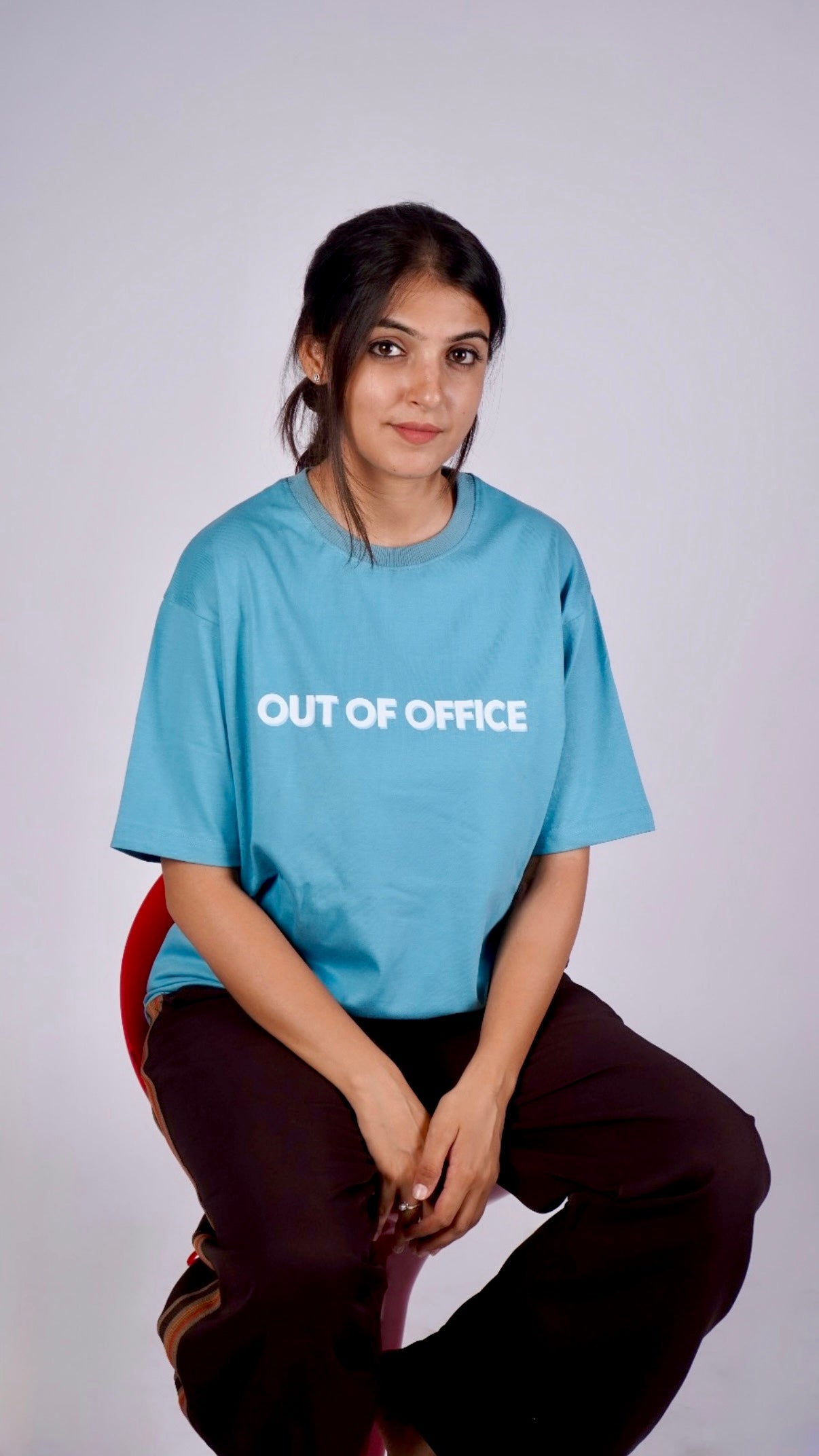 OUT OF OFFICE - Oversized Fit T-shirt
