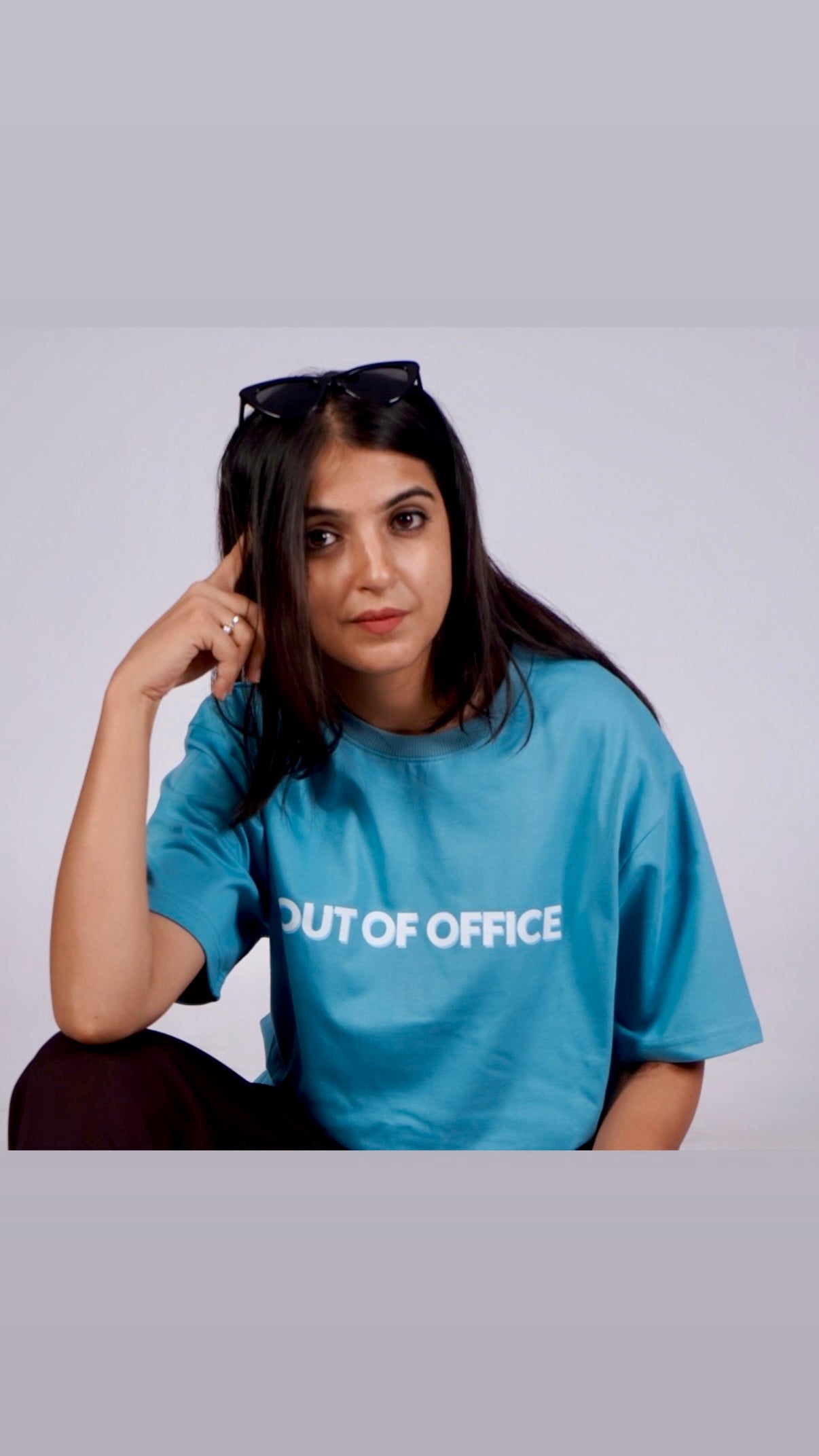 OUT OF OFFICE - Oversized Fit T-shirt